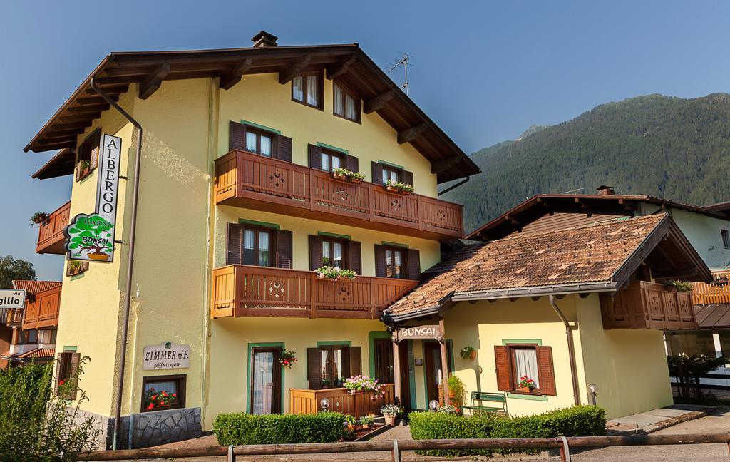 Garni Bonsai Bed and Breakfast Pinzolo Eksteriør billede