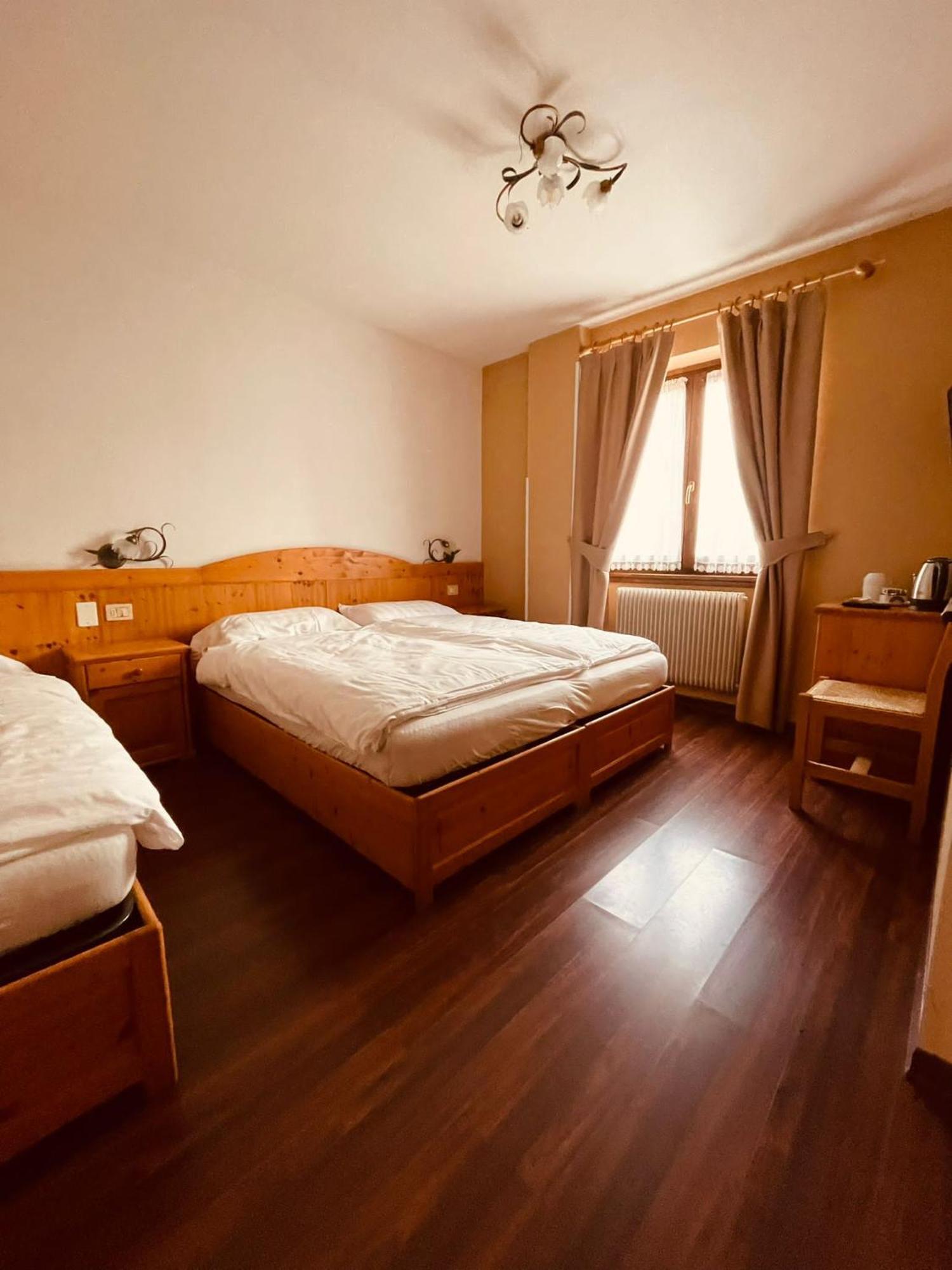 Garni Bonsai Bed and Breakfast Pinzolo Eksteriør billede