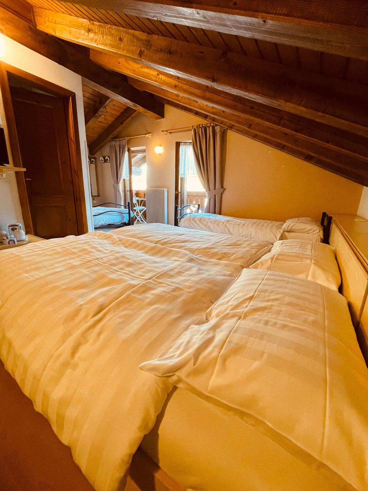 Garni Bonsai Bed and Breakfast Pinzolo Eksteriør billede