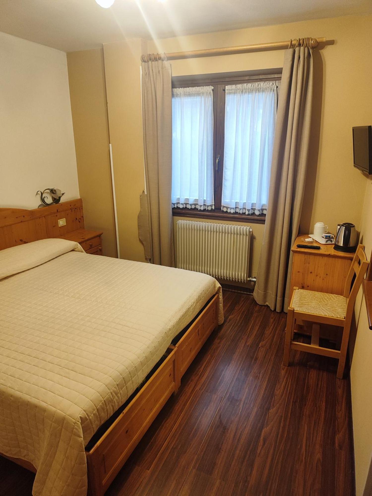 Garni Bonsai Bed and Breakfast Pinzolo Eksteriør billede