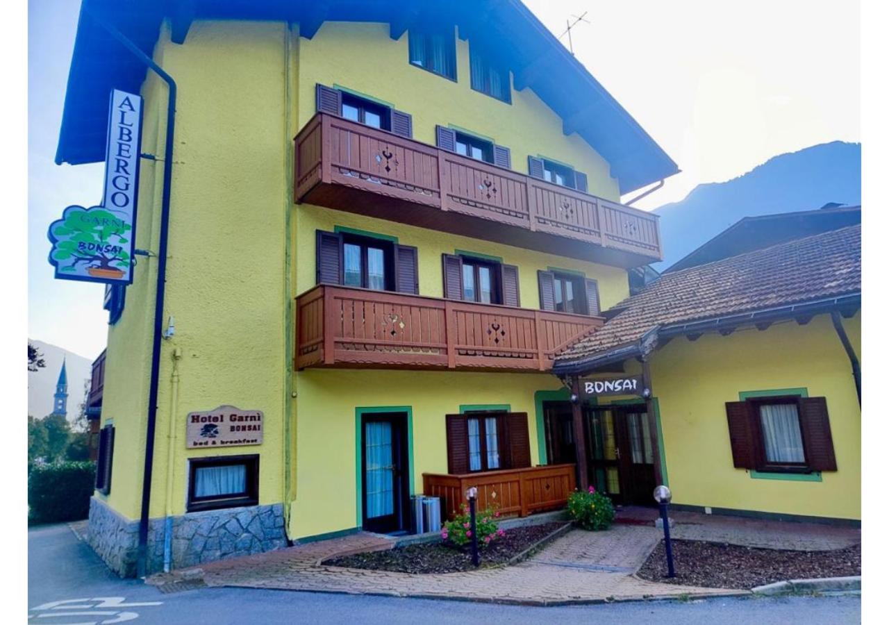 Garni Bonsai Bed and Breakfast Pinzolo Eksteriør billede