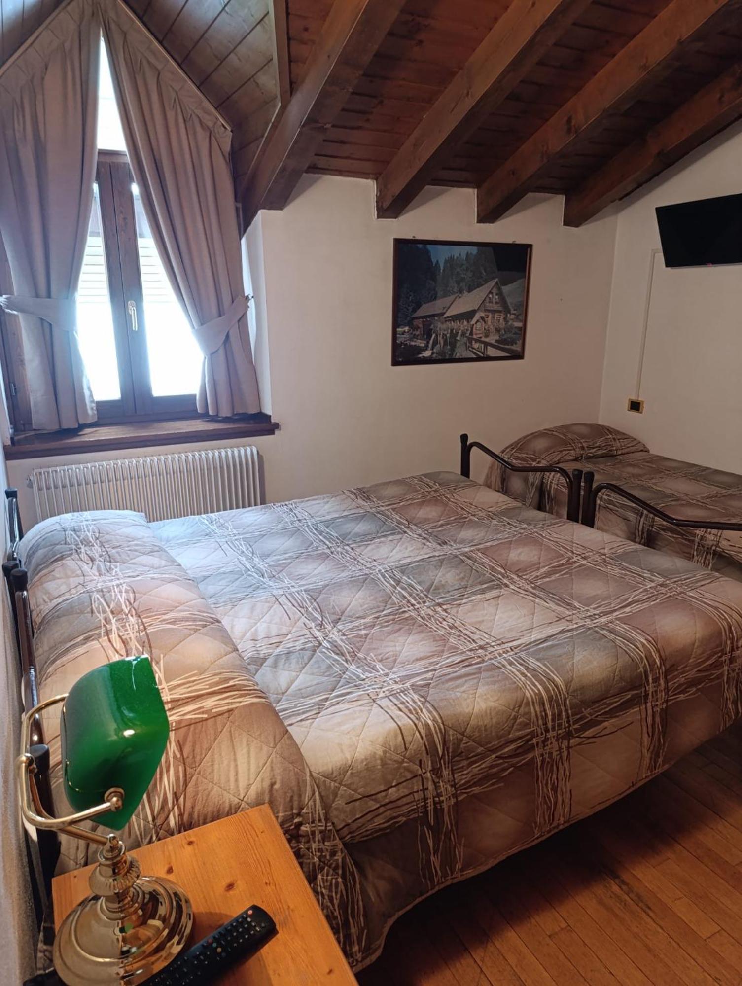 Garni Bonsai Bed and Breakfast Pinzolo Eksteriør billede