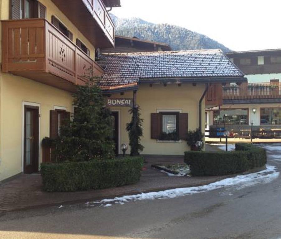 Garni Bonsai Bed and Breakfast Pinzolo Eksteriør billede