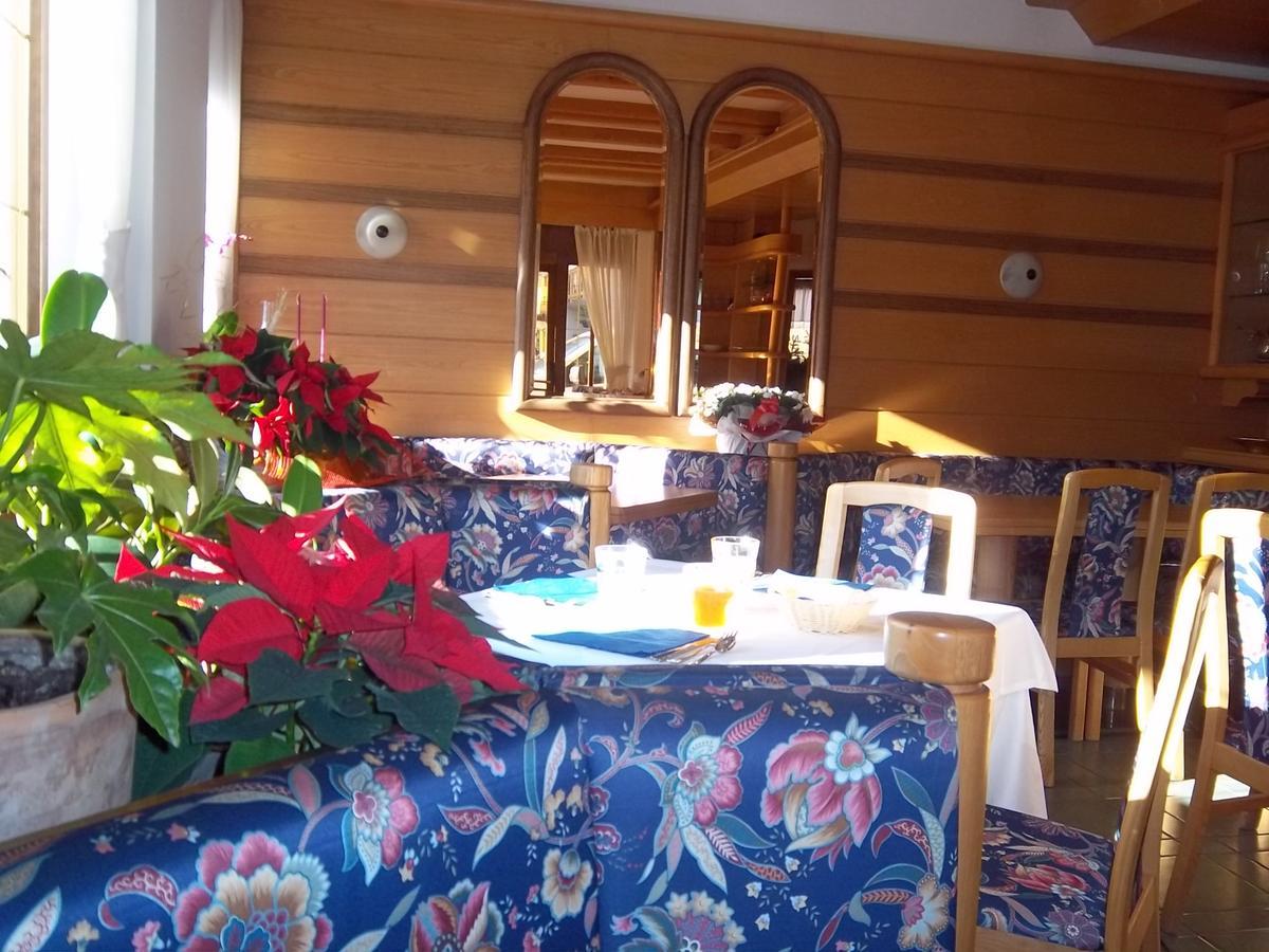Garni Bonsai Bed and Breakfast Pinzolo Eksteriør billede