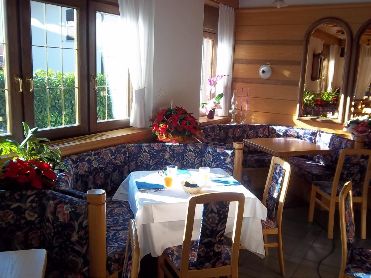 Garni Bonsai Bed and Breakfast Pinzolo Eksteriør billede